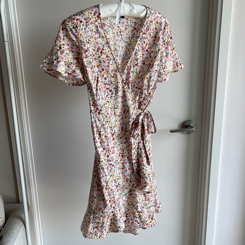 🏝️☀️Vacation/Summer 🌼Vero Moda Floral Wrap Dress-XS
